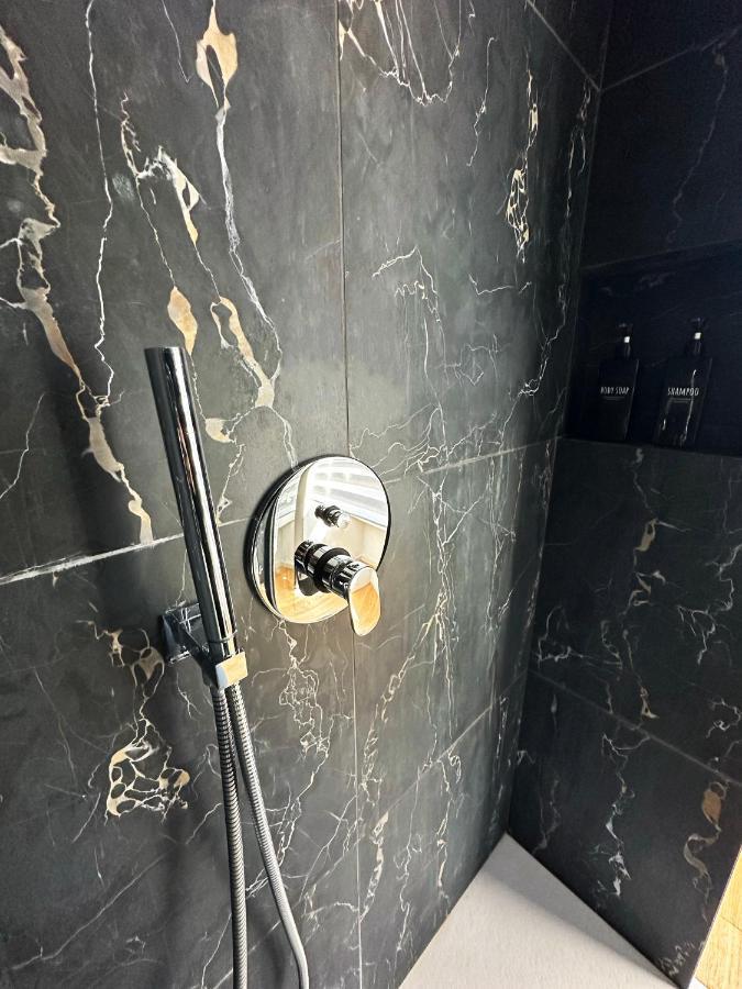Lr Deluxe Apartments - Fondazione Prada - Metro M3 Milano Dış mekan fotoğraf