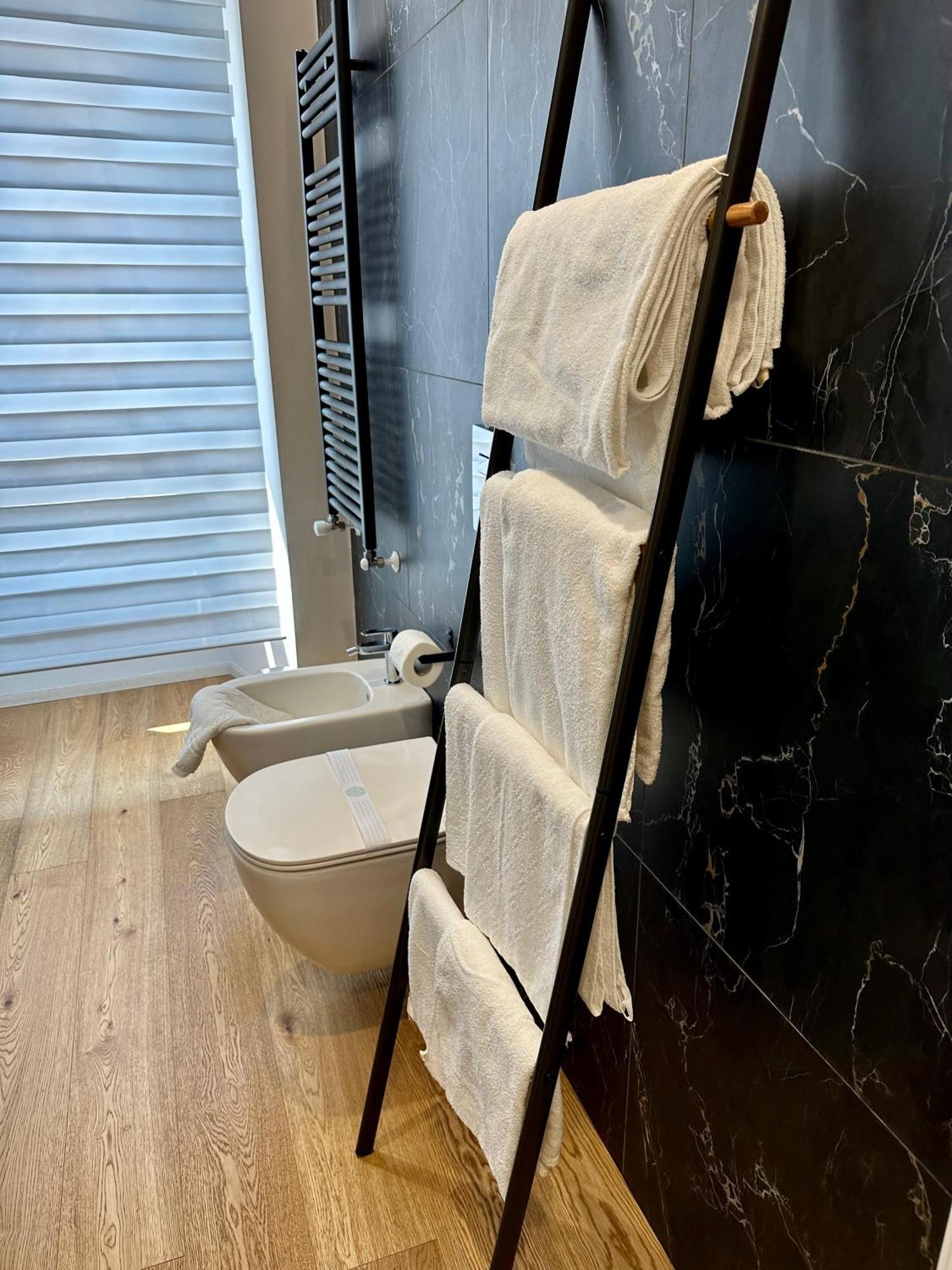 Lr Deluxe Apartments - Fondazione Prada - Metro M3 Milano Dış mekan fotoğraf